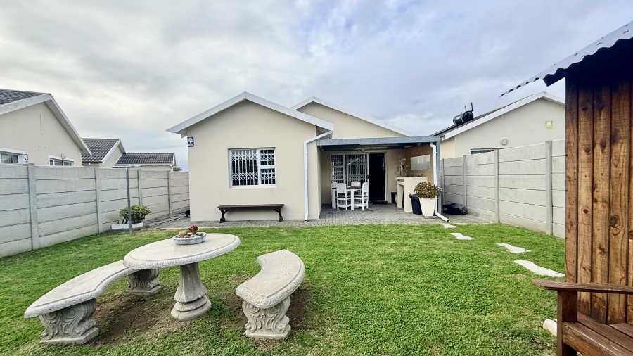 2 Bedroom Property for Sale in Parsonsvlei Eastern Cape